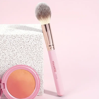 PINCEL PARA BLUSH E ILUMINADOR - CERDAS DENSAS E MACIAS
