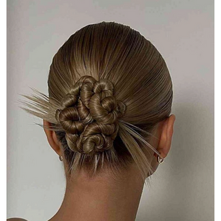 BELLA SLEEK BUN - CERA PARA UM PENTEADO PERFEITO